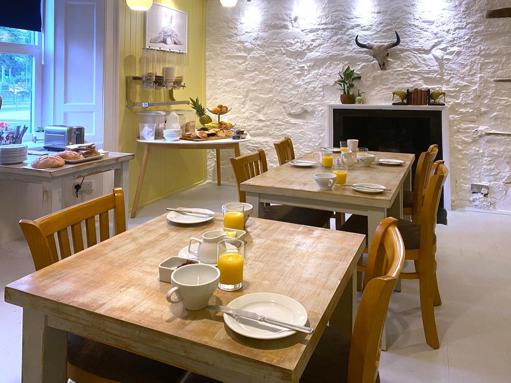 Red Lion, Coorie Inn Earlston ภายนอก รูปภาพ